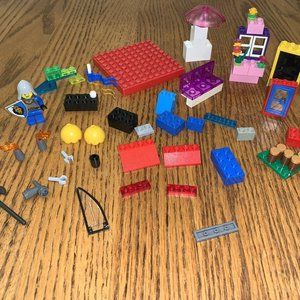 Lego Lot Knight Minifig Lion Shield Weapons Wind Surf House Window Flowers Couch
